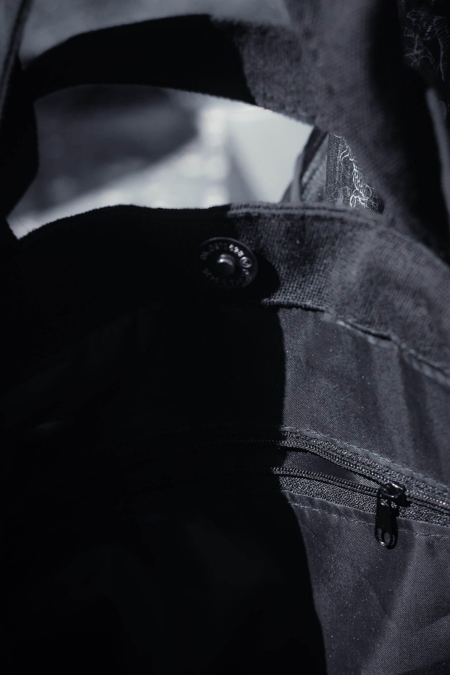 Mourning compact tote [LIMITED EDITION]